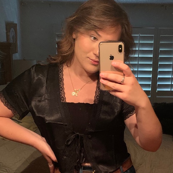 Meet your Posher, Nicole - Picture 4 of 10